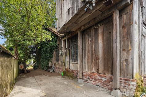 652 NW 85th Street Seattle WA 98117
