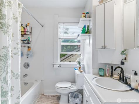 2246 NW 63rd Seattle WA 98107