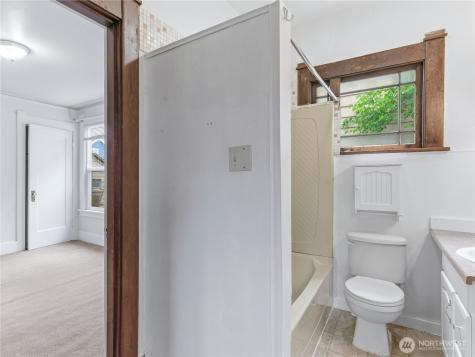 2246 NW 63rd Seattle WA 98107