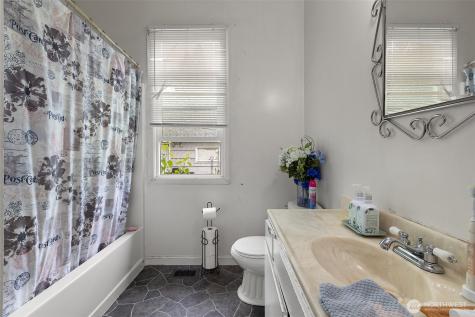3322 S 10th Street Tacoma WA 98405