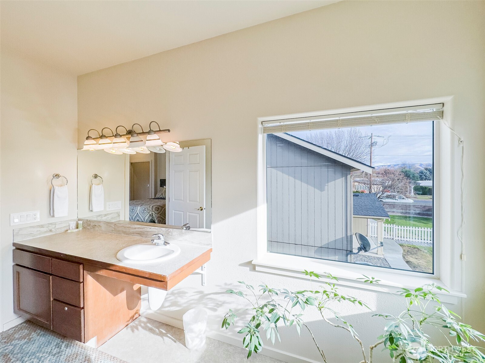 718 SE Scenic View Drive College Place WA 99324