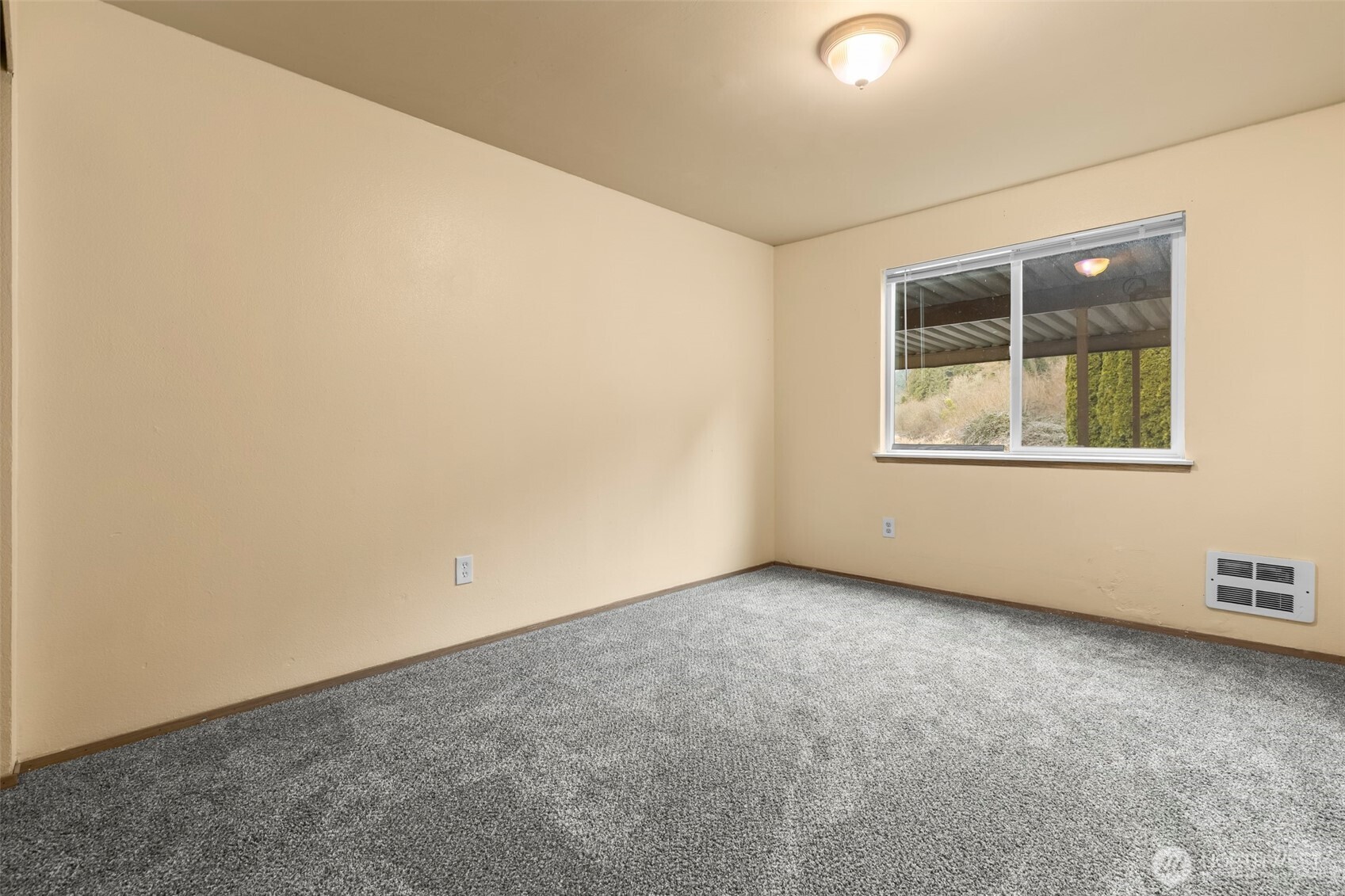 15912 Elm Street E Sumner WA 98390