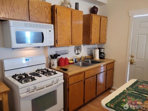 1215 Burwell Bremerton WA 98337