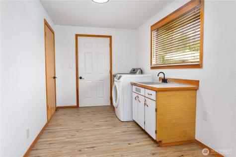 2205 S Meridian Puyallup WA 98374