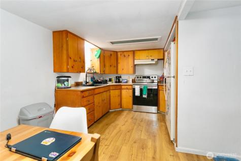 2205 S Meridian Puyallup WA 98374