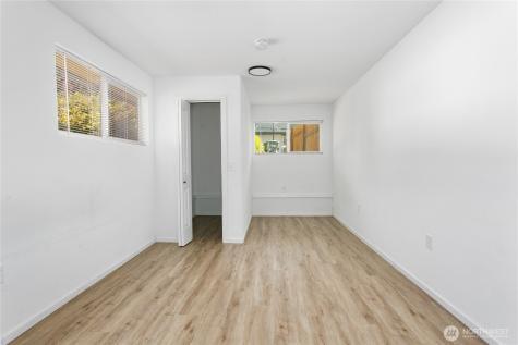 2205 S Meridian Puyallup WA 98374