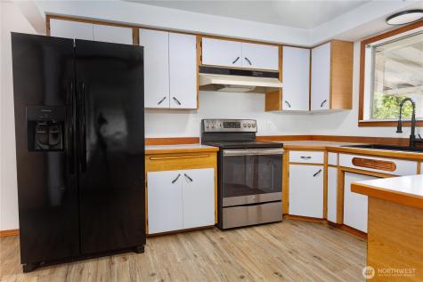 2205 S Meridian Puyallup WA 98374