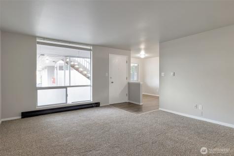 219 5th Avenue NE Puyallup WA 98372