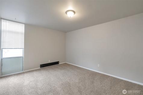 219 5th Avenue NE Puyallup WA 98372