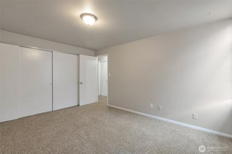 219 5th Avenue NE Puyallup WA 98372