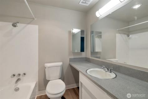 219 5th Avenue NE Puyallup WA 98372