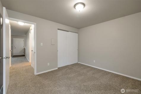 219 5th Avenue NE Puyallup WA 98372