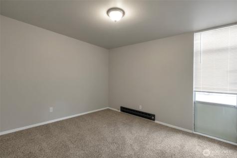 219 5th Avenue NE Puyallup WA 98372