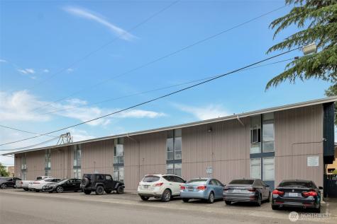 219 5th Avenue NE Puyallup WA 98372