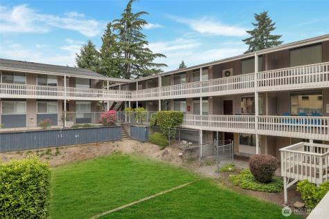 219 5th Avenue NE Puyallup WA 98372
