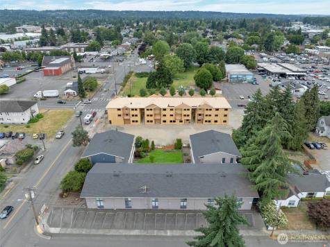 219 5th Avenue NE Puyallup WA 98372