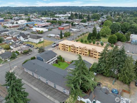 219 5th Avenue NE Puyallup WA 98372