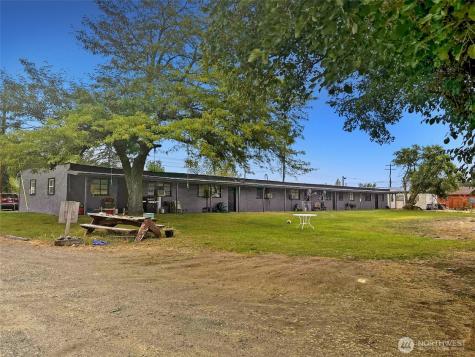 616 Columbia Avenue Bridgeport WA 98813