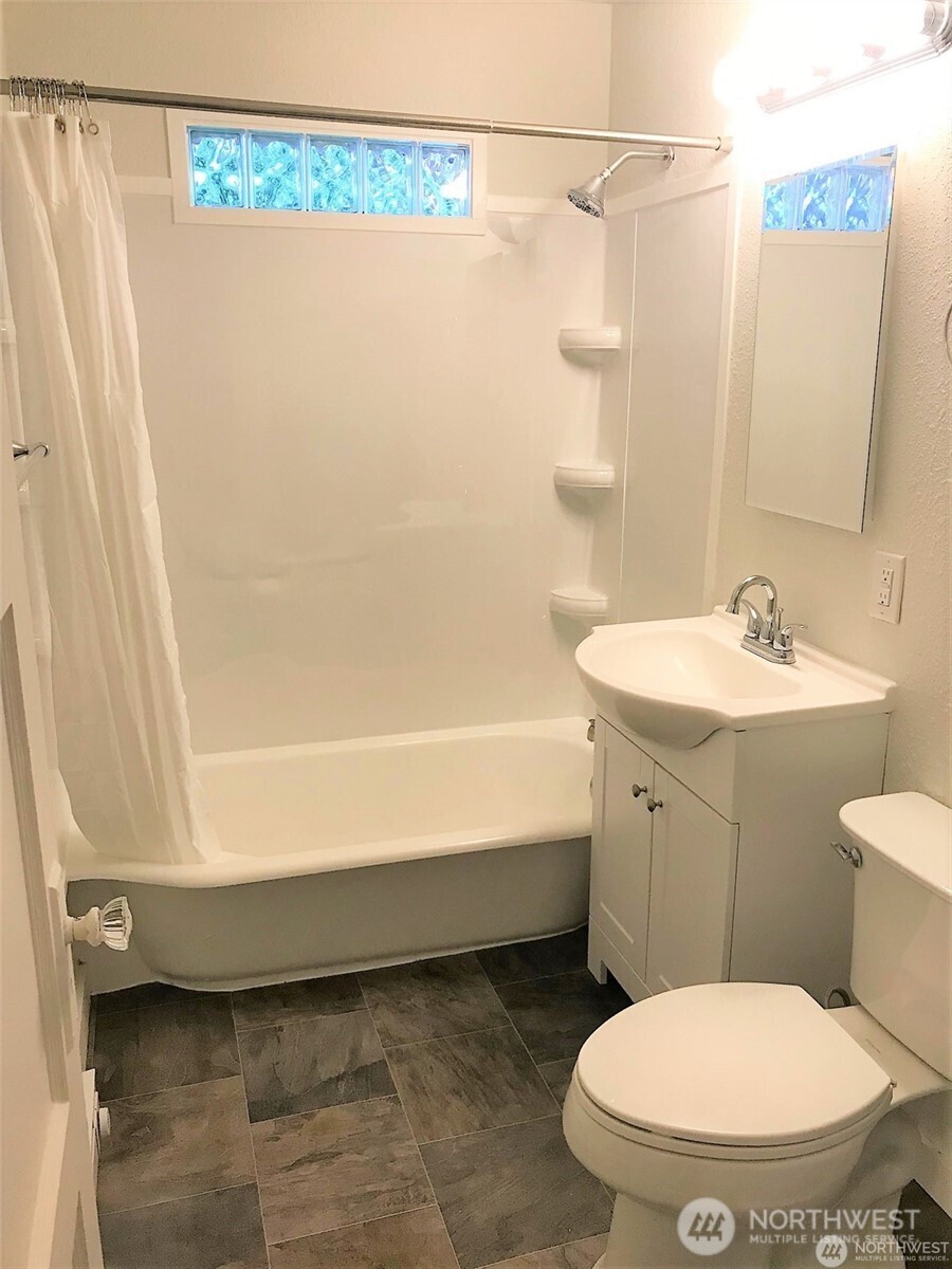 123 Acorn Street Bremerton WA 98310