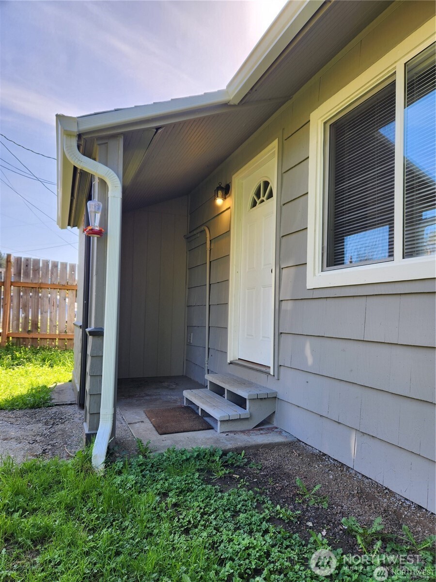 123 Acorn Street Bremerton WA 98310