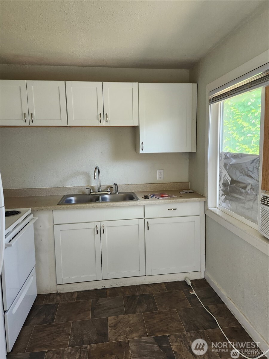 123 Acorn Street Bremerton WA 98310
