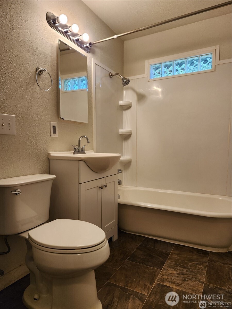 123 Acorn Street Bremerton WA 98310