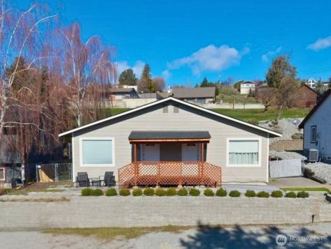 380 N Shore Court Manson WA 98831