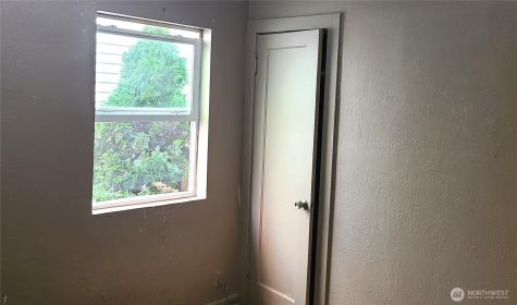 529 N 103rd Street Seattle WA 98133