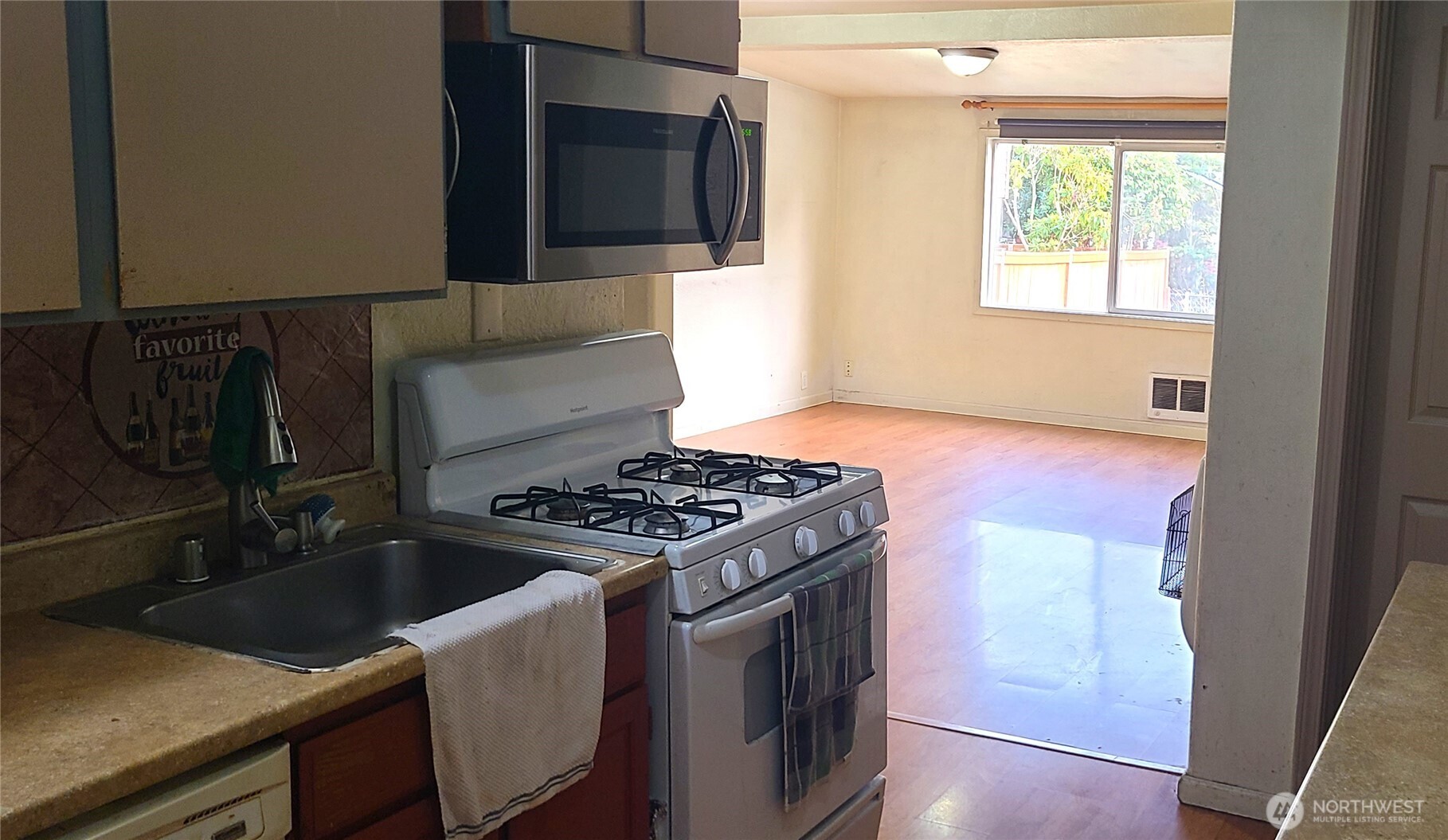529 N 103rd Street Seattle WA 98133