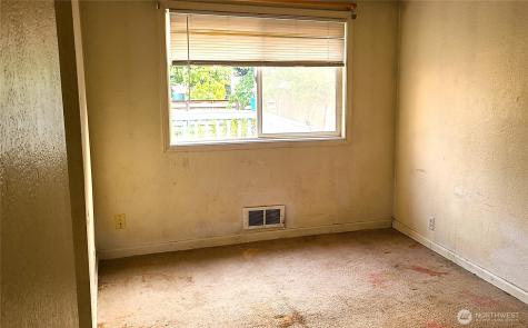 529 N 103rd Street Seattle WA 98133