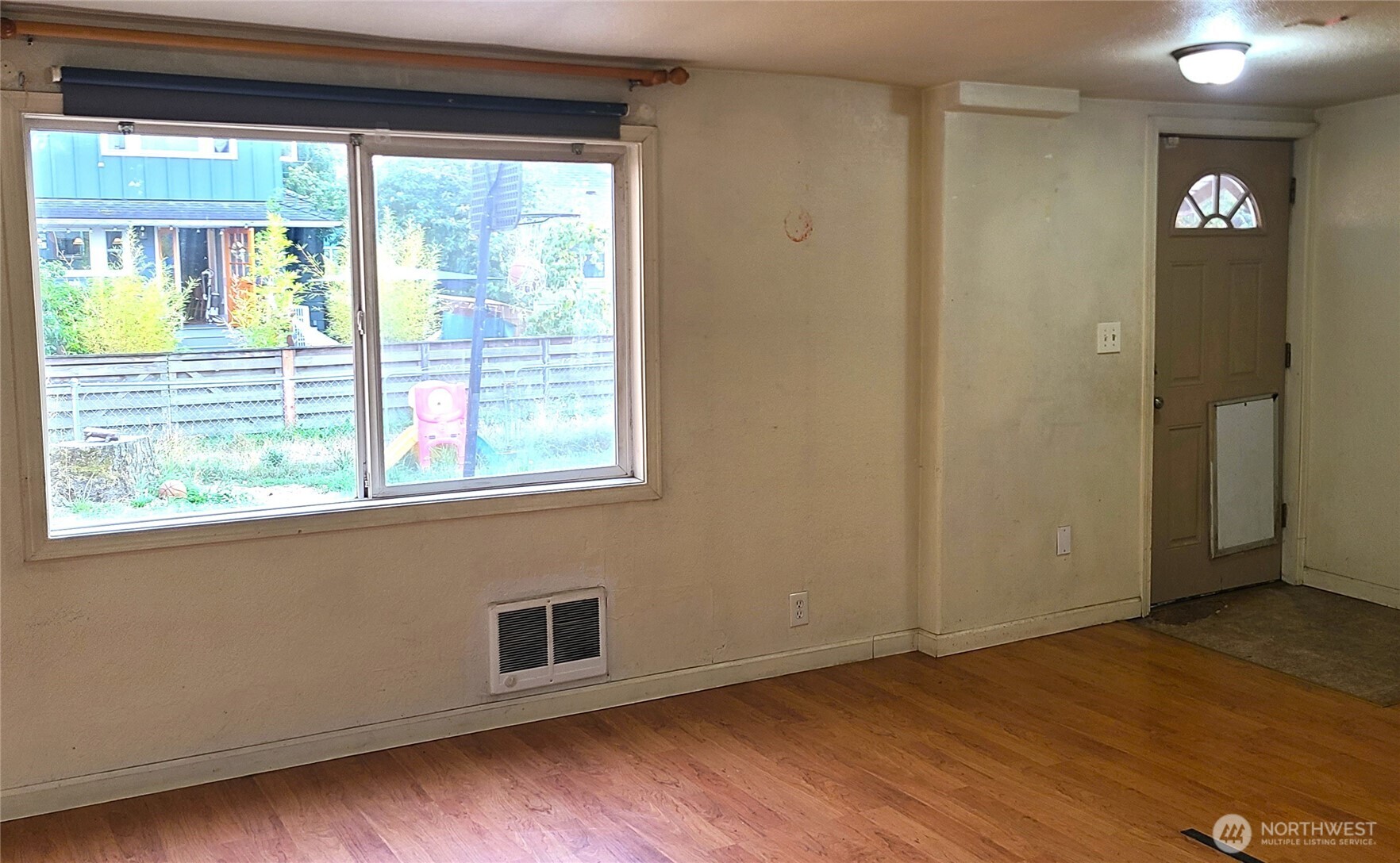 529 N 103rd Street Seattle WA 98133