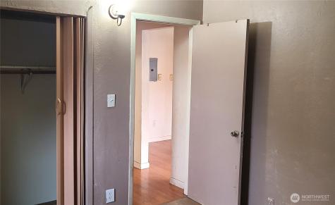 529 N 103rd Street Seattle WA 98133