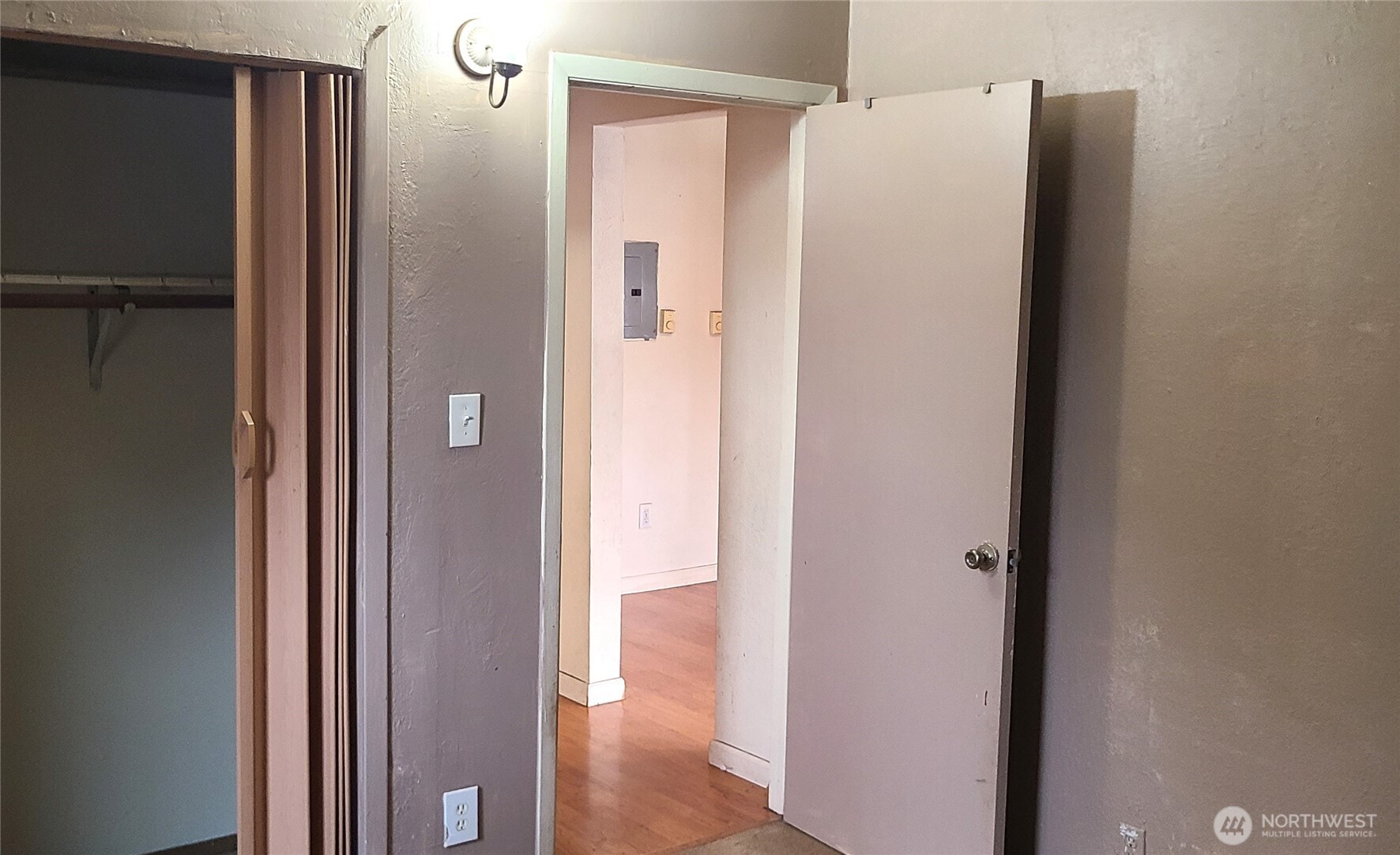 529 N 103rd Street Seattle WA 98133