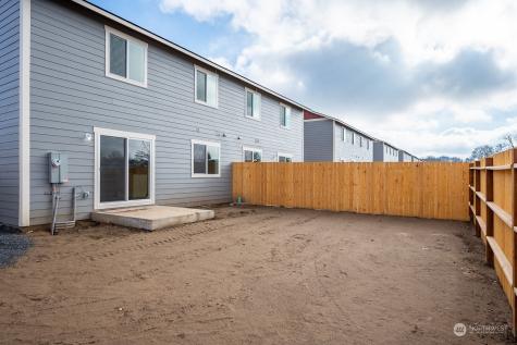 509 S Pine Avenue Warden WA 98857