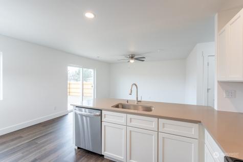 509 S Pine Avenue Warden WA 98857