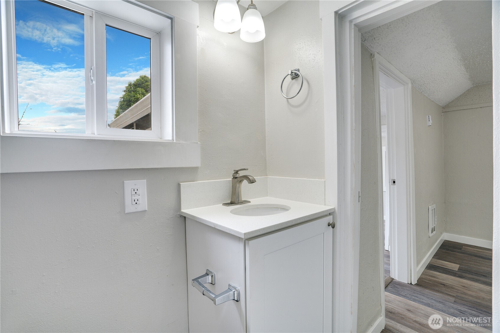 325 N Cambrian Bremerton WA 98312
