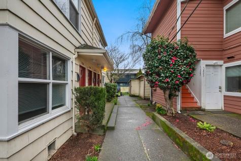 7311 Woodlawn Avenue NE Seattle WA 98115