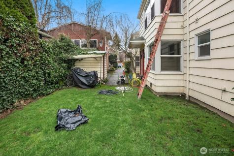 7311 Woodlawn Avenue NE Seattle WA 98115