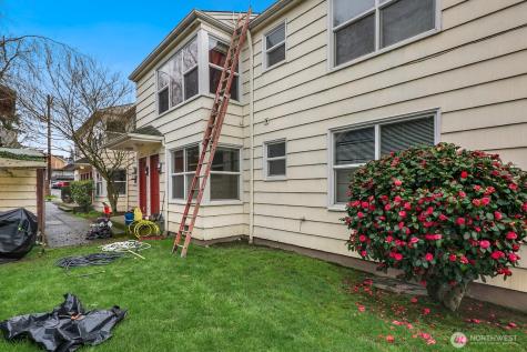 7311 Woodlawn Avenue NE Seattle WA 98115