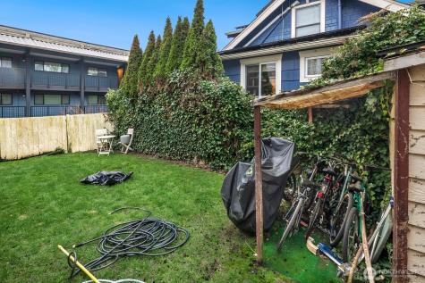 7311 Woodlawn Avenue NE Seattle WA 98115