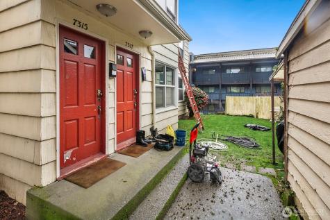7311 Woodlawn Avenue NE Seattle WA 98115