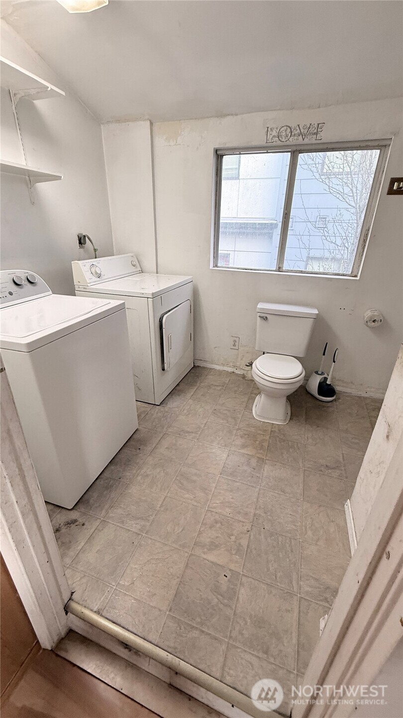 527 S Sullivan Street Seattle WA 98108