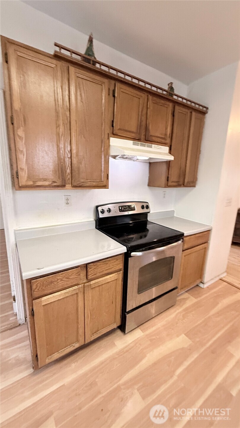527 S Sullivan Street Seattle WA 98108