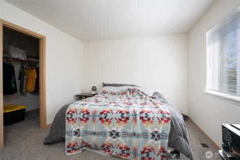 10910 Fruitland Avenue E Puyallup WA 98373