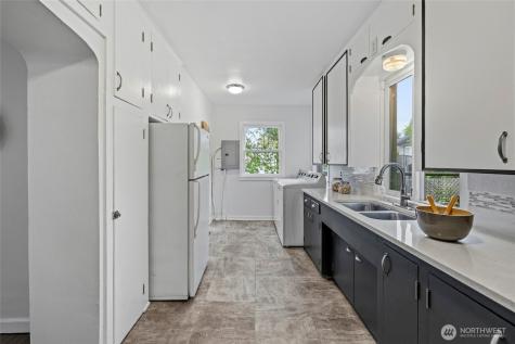 3915 S Brandon Street Seattle WA 98118