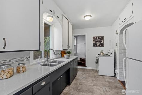 3915 S Brandon Street Seattle WA 98118