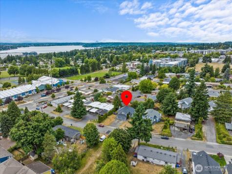2826 NE 8th Street Renton WA 98056