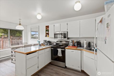 2826 NE 8th Street Renton WA 98056