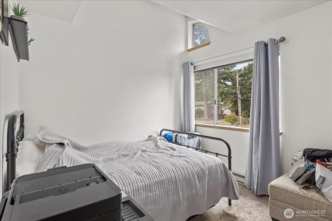 2826 NE 8th Street Renton WA 98056
