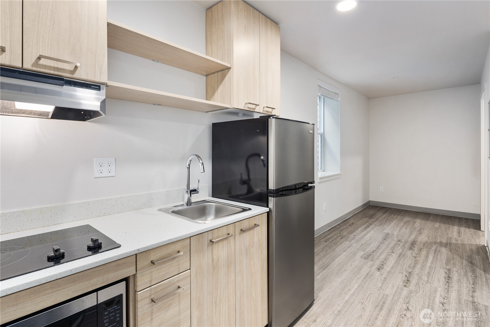 4046 8th Avenue NE Seattle WA 98105